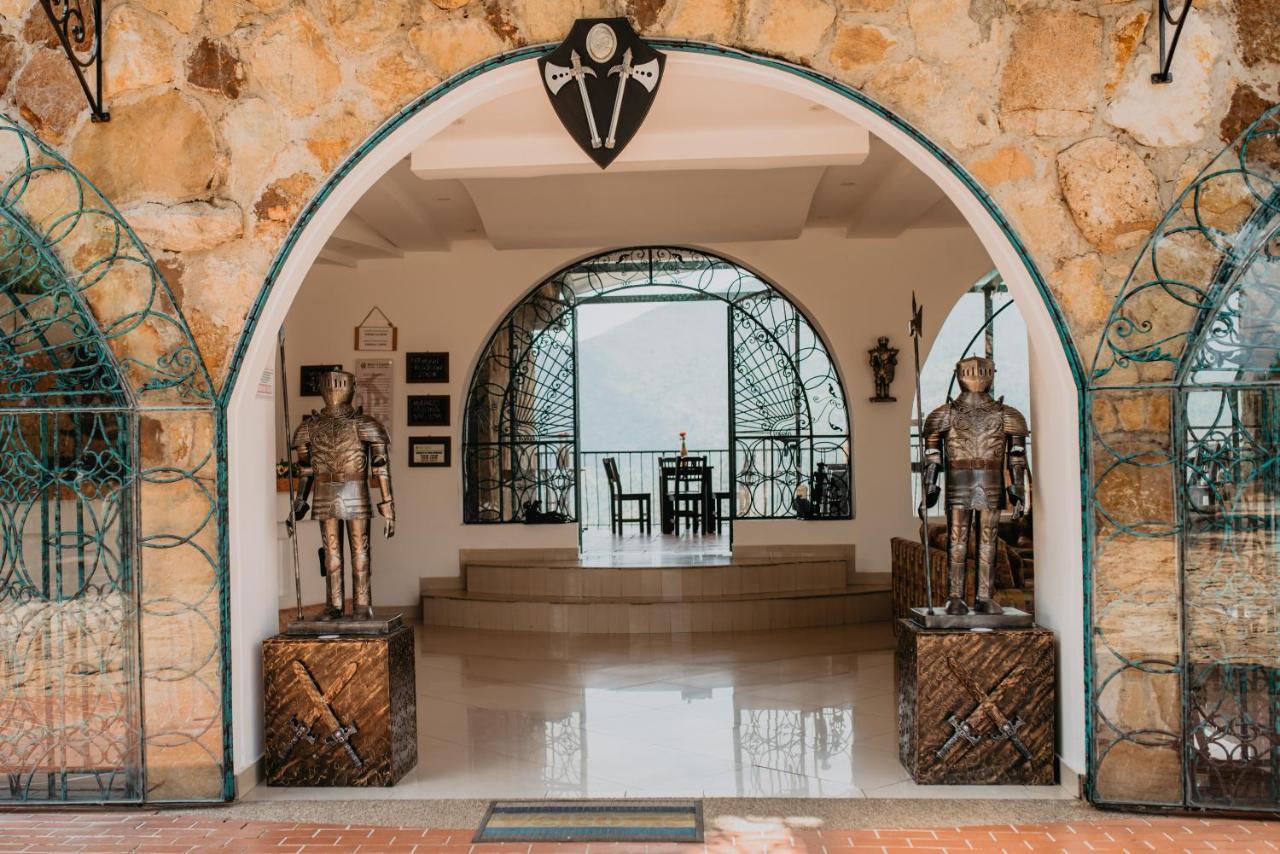 Hotel El Castillo Chinauta Exteriér fotografie