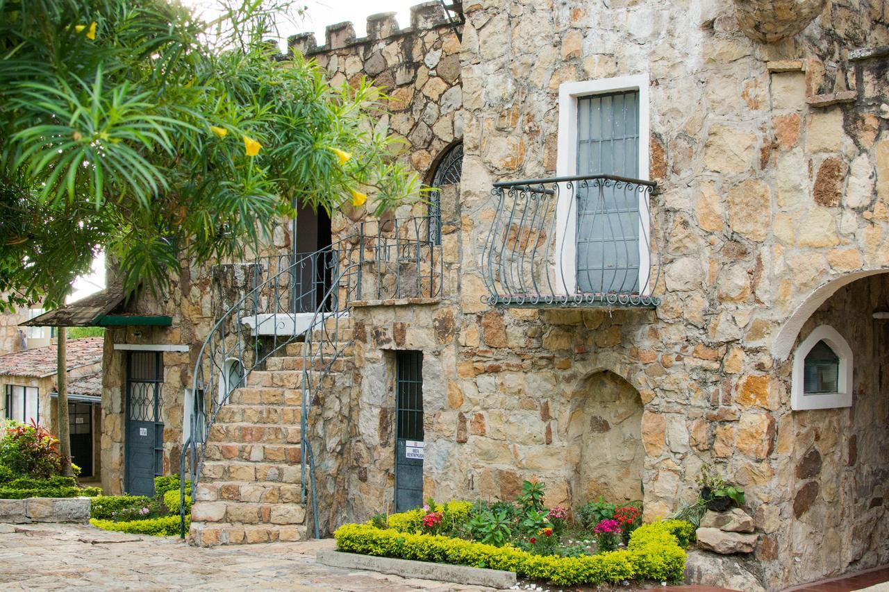 Hotel El Castillo Chinauta Exteriér fotografie